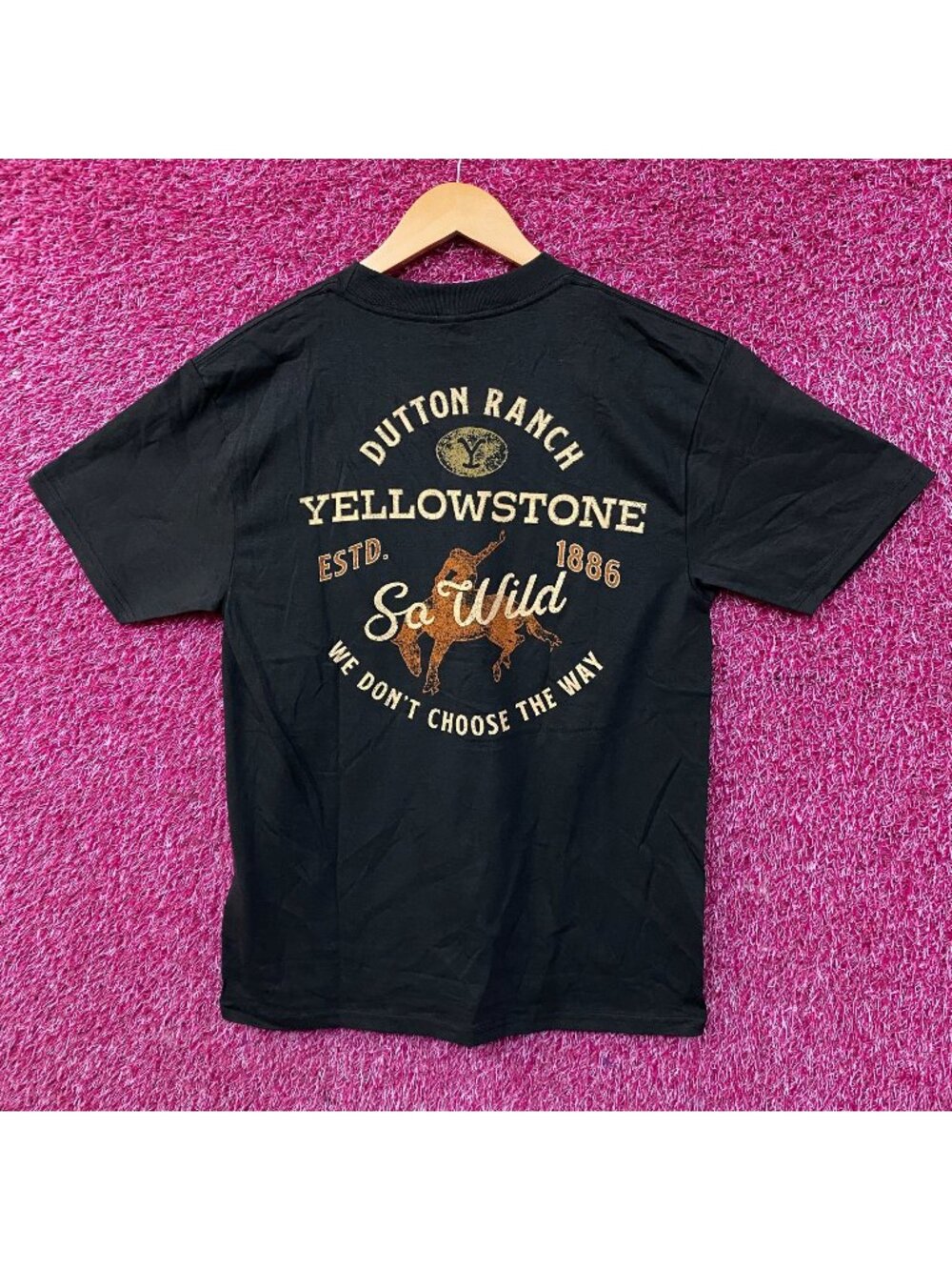 Yellowstone Dutton Ranch "So Wild" Graphic T-Shirt Small